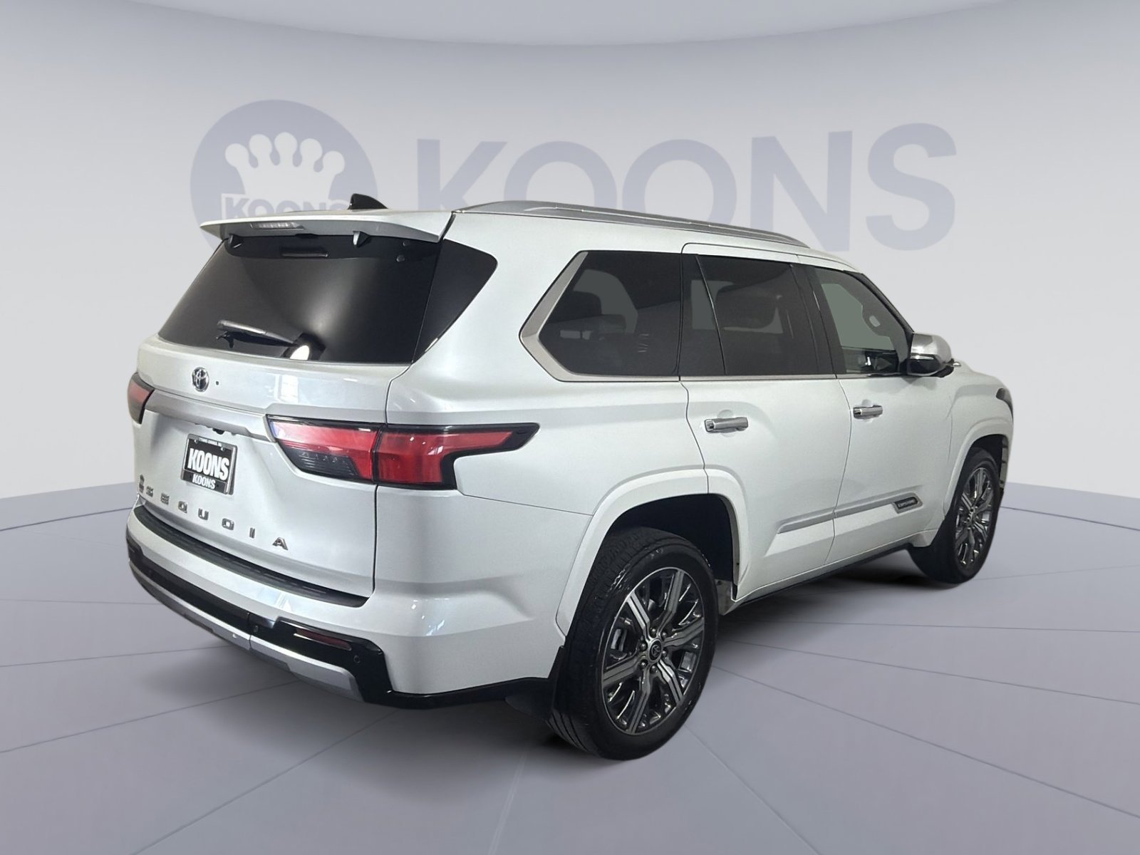 Used 2023 Toyota Sequoia Capstone image 7