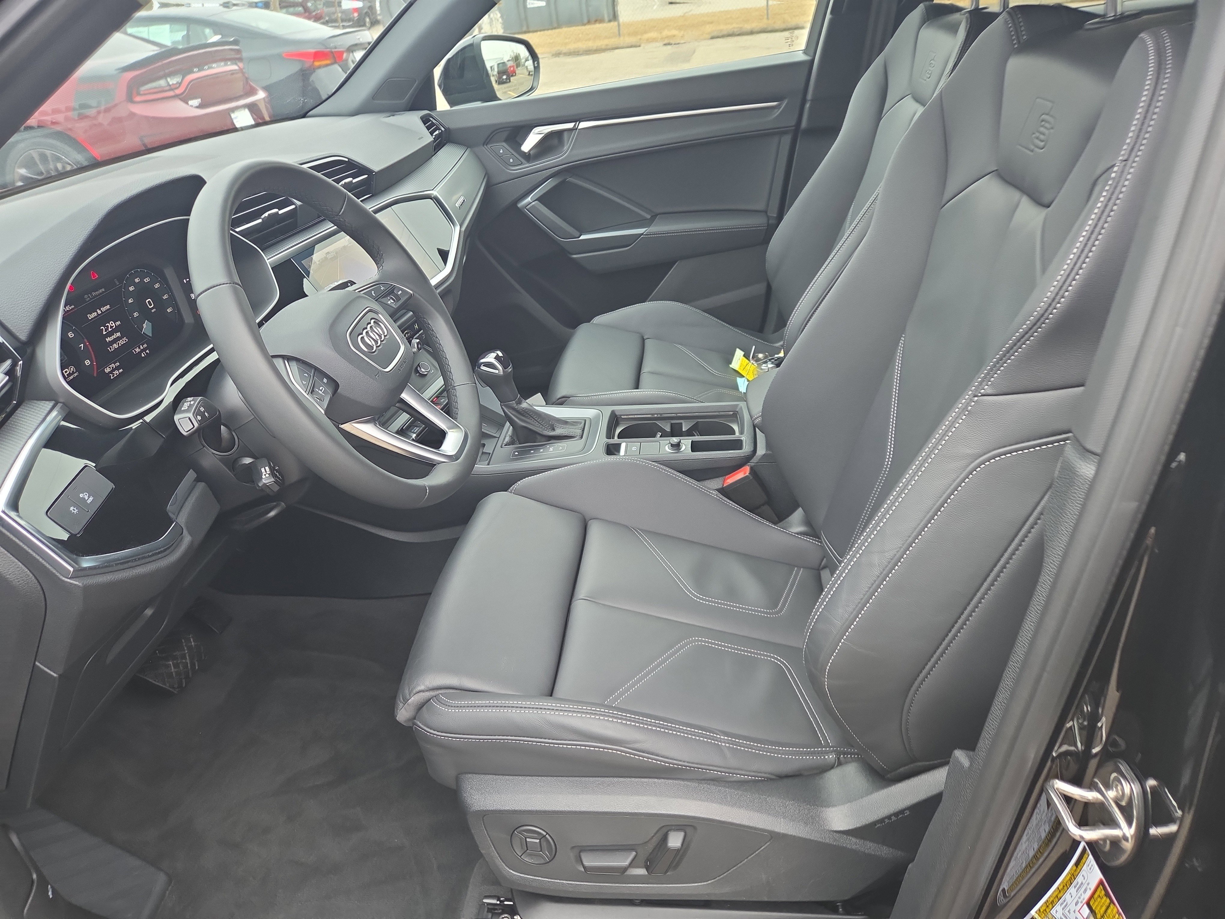 Certified 2025 Audi Q3 2.0T Premium w/ Convenience Package image 5