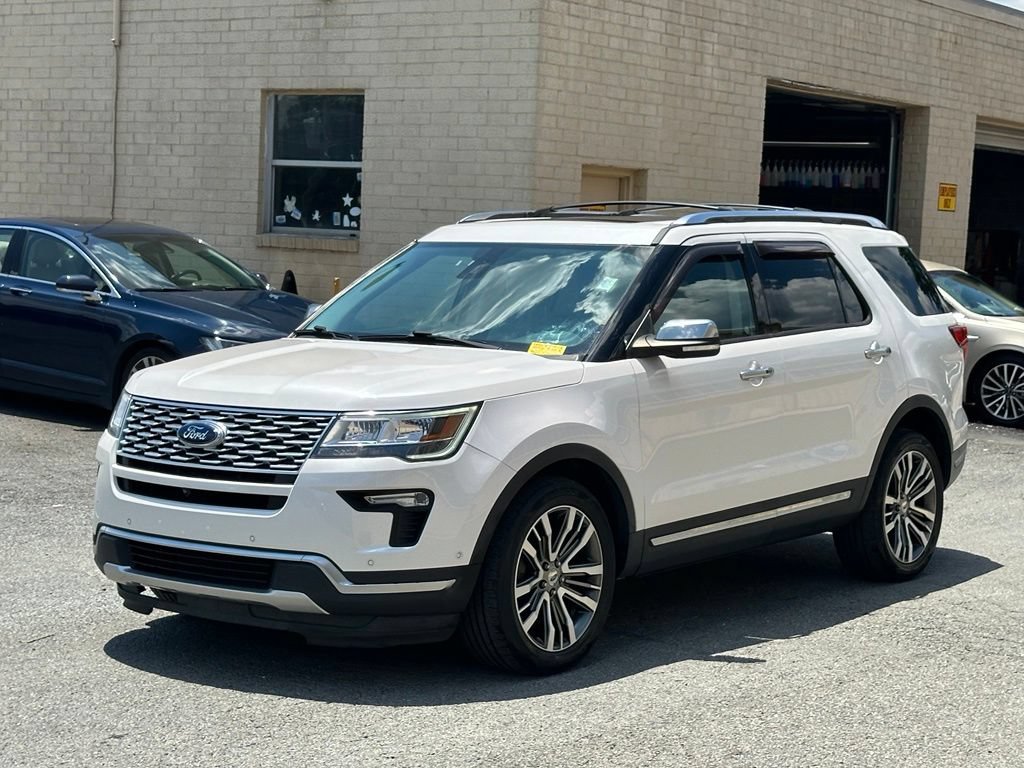 Used 2018 Ford Explorer Platinum AWD/4WD image 2