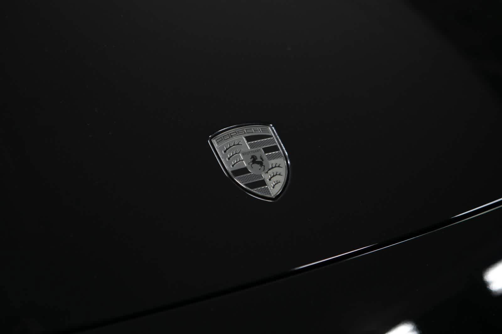 New 2026 Porsche Macan Turbo Electric AWD/4WD image 17