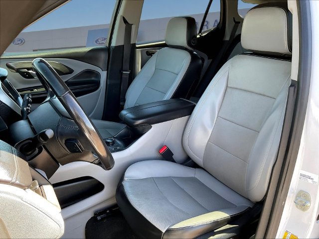 Used 2022 GMC Terrain SLT w/ LPO, Floor Liner Package AWD/4WD image 23