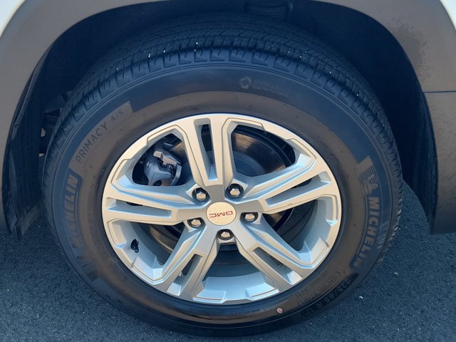 Used 2024 GMC Terrain SLE w/ Driver Convenience Package FWD image 8