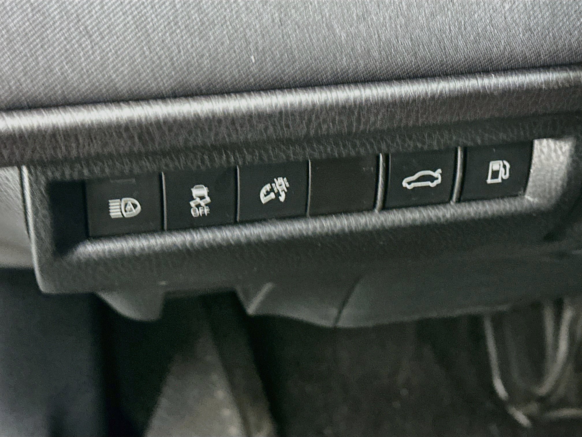 Used 2025 Toyota Camry LE FWD image 17