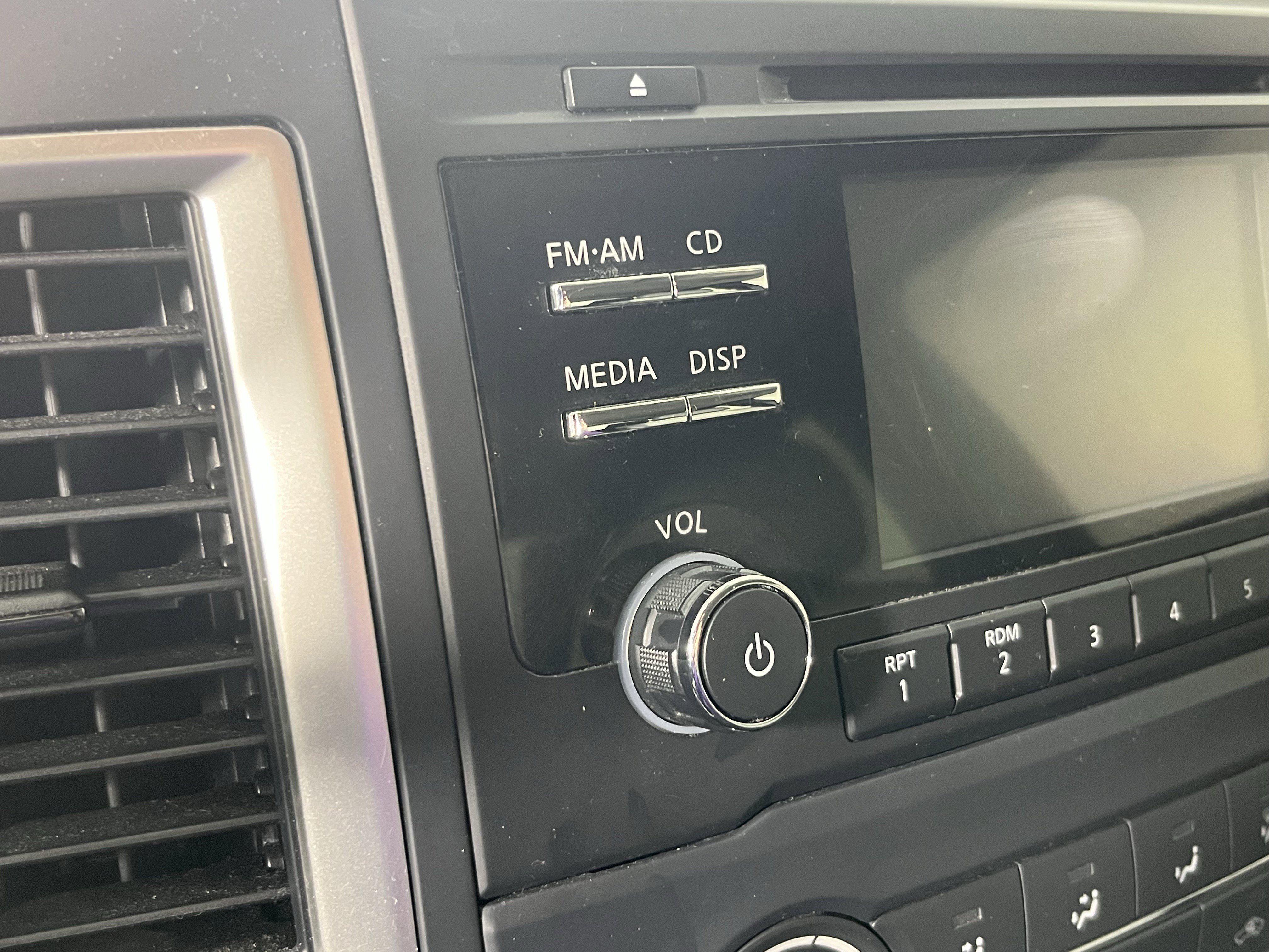 Used 2017 Nissan Titan S image 19