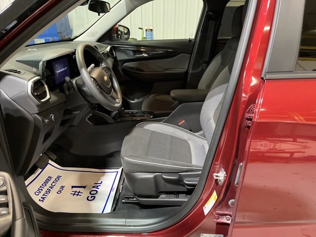 Used 2025 Chevrolet TrailBlazer LT image 12