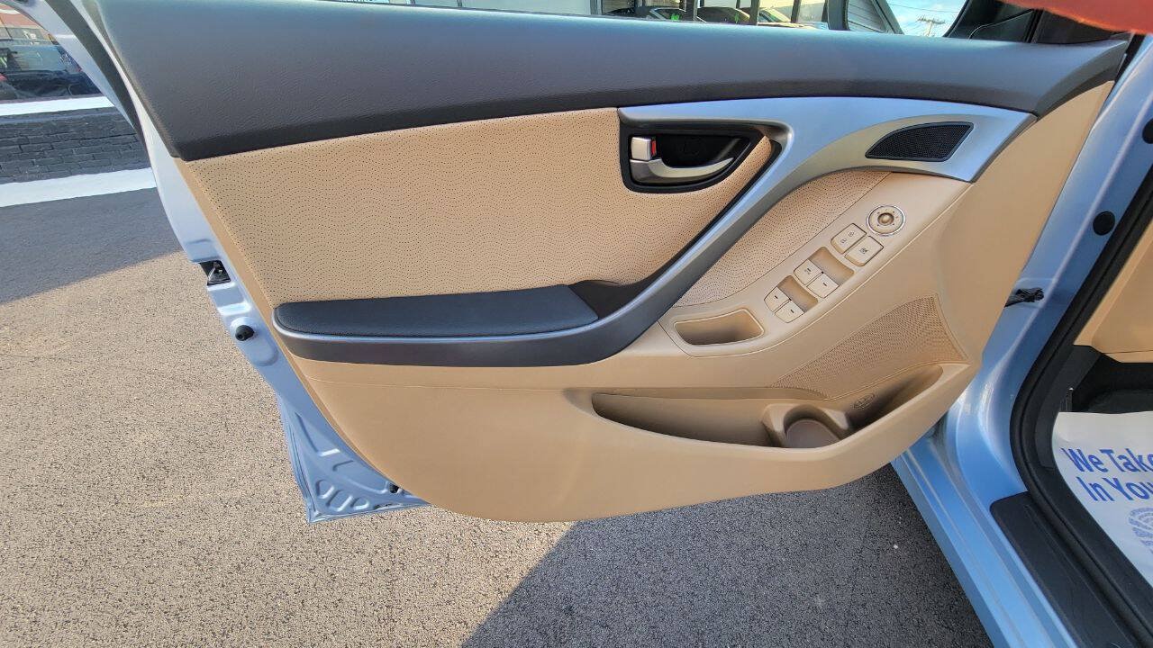 Used 2013 Hyundai Elantra Limited w/ Technology Pkg FWD image 12