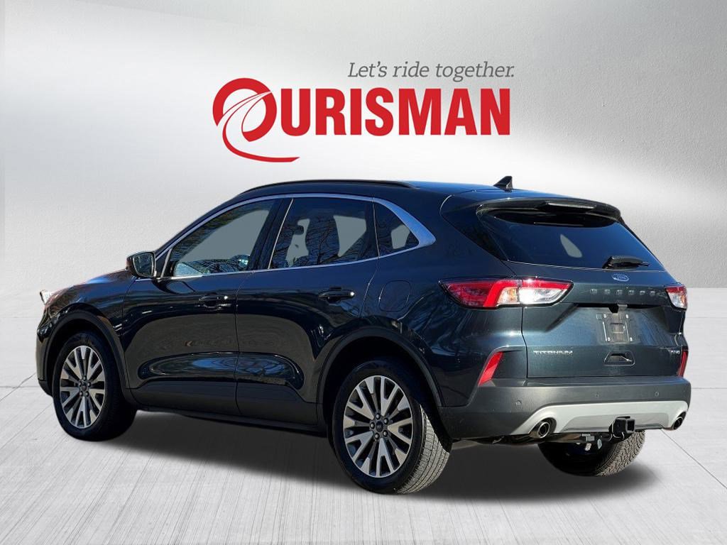 Used 2022 Ford Escape Titanium w/ Class II Trailer Tow Package image 4