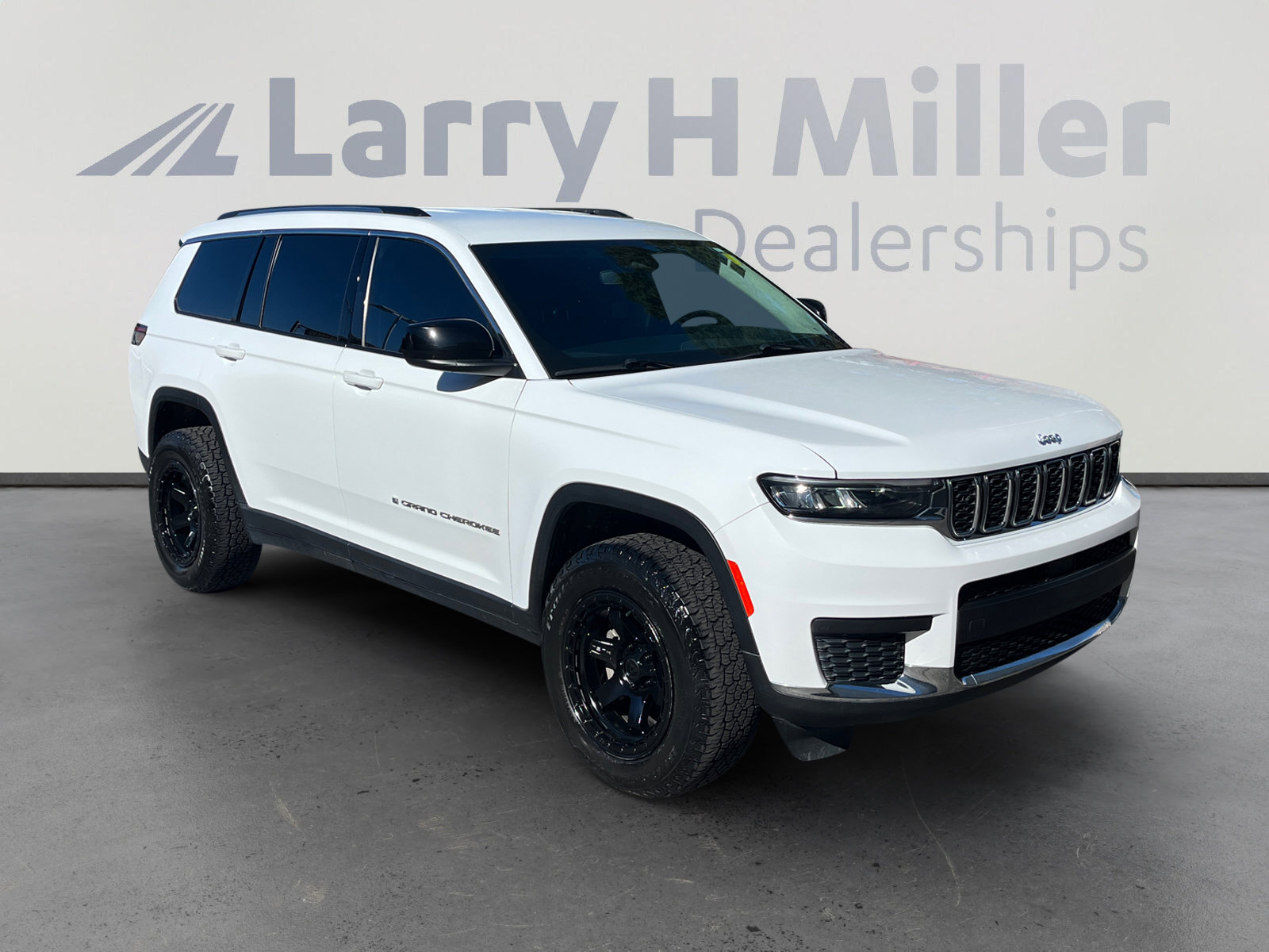Used 2021 Jeep Grand Cherokee L Laredo w/ Luxury Tech Group I AWD/4WD image 7