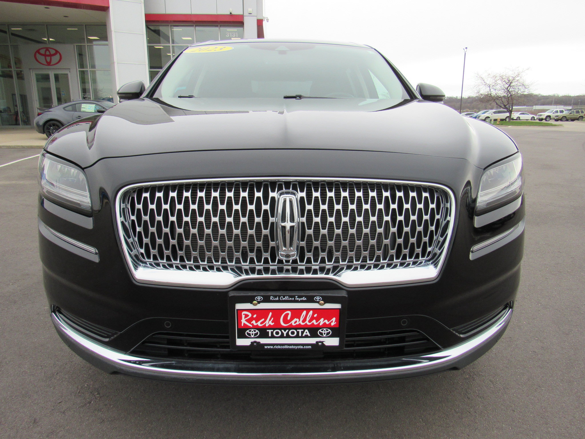 Used 2023 Lincoln Nautilus Reserve w/ Equipment Group 201A AWD/4WD image 3