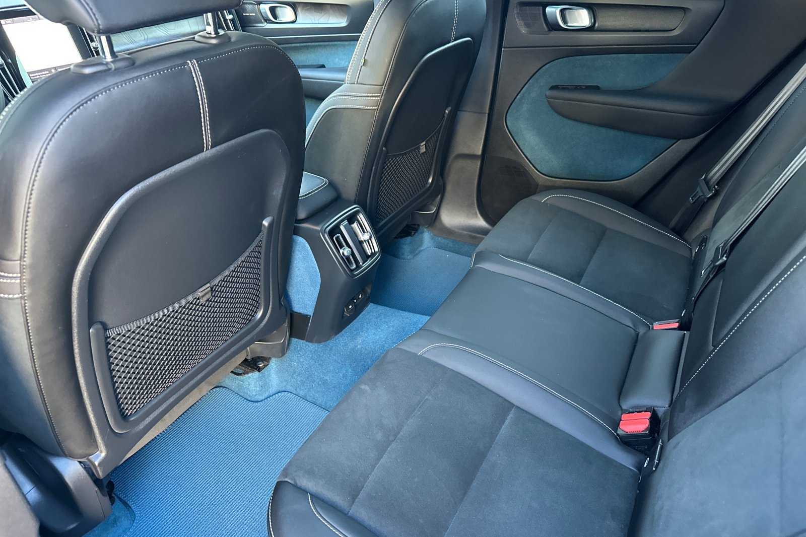 Certified 2023 Volvo C40 P8 Recharge Ultimate image 14