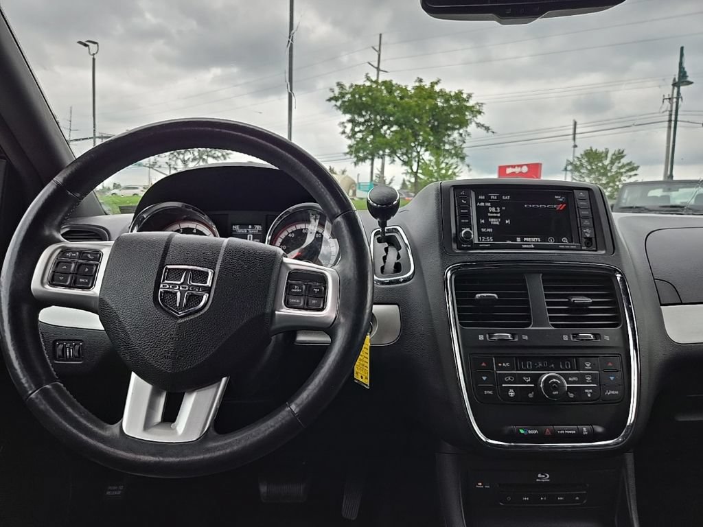 Used 2015 Dodge Grand Caravan R/T w/ Driver Convenience Group FWD image 43