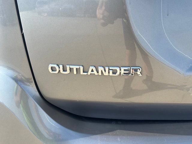 Used 2020 Mitsubishi Outlander SE FWD image 31