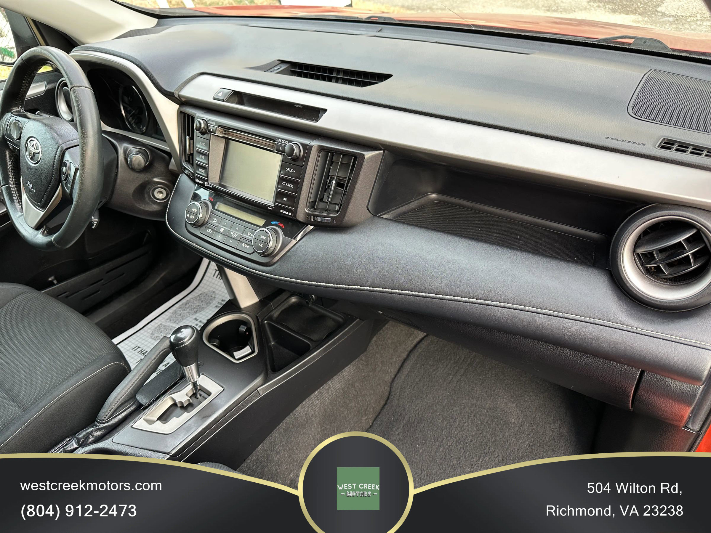 Used 2016 Toyota RAV4 XLE w/ Four Season Floor Mat Package image 12