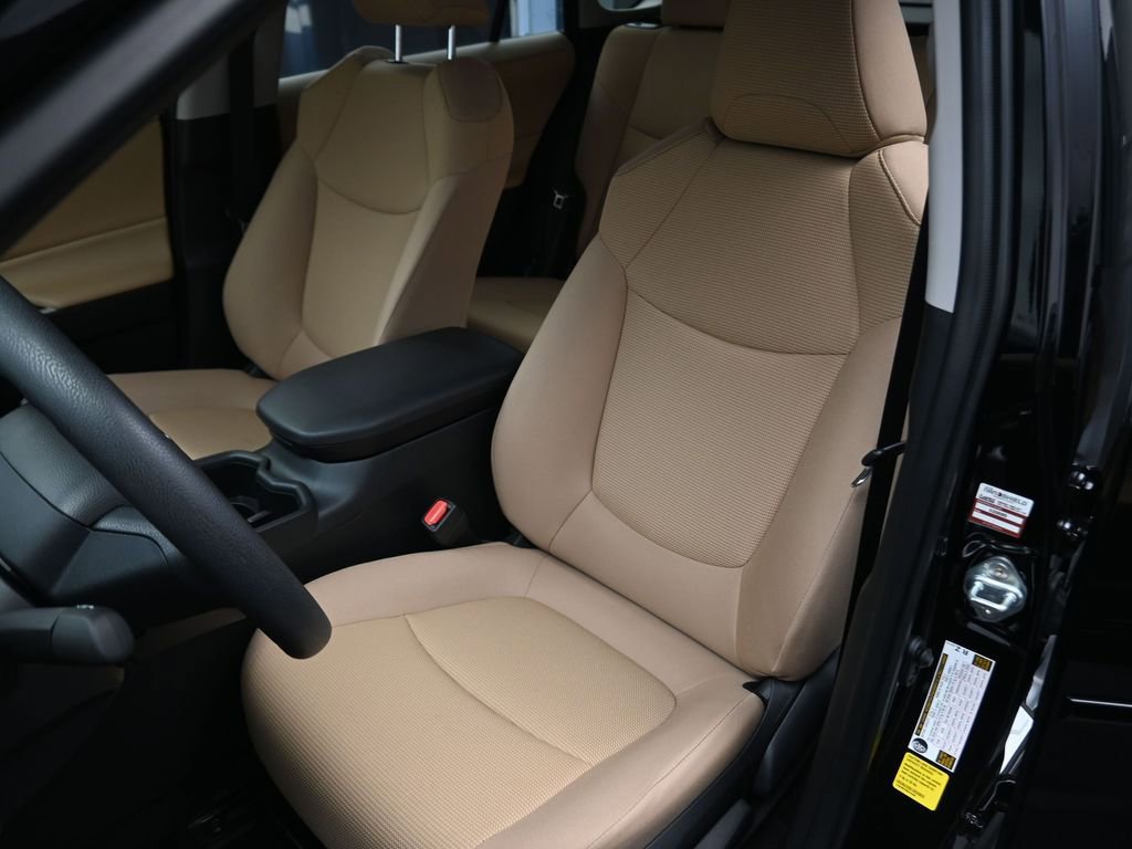 Used 2025 Toyota RAV4 LE image 10