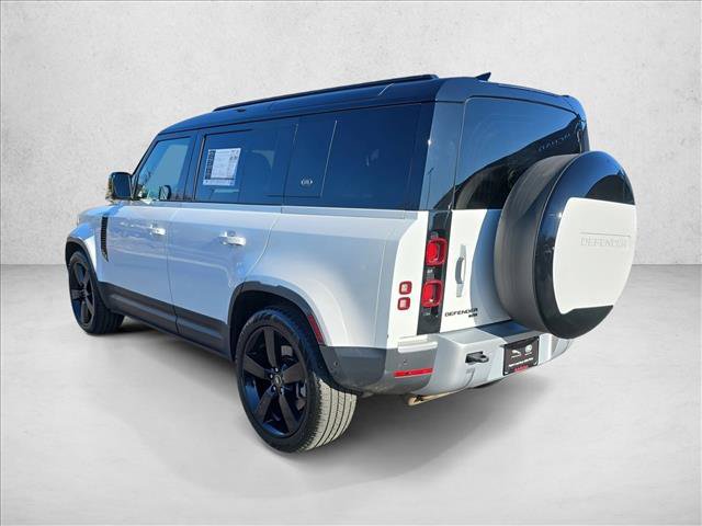 Used 2023 Land Rover Defender 110 SE image 7