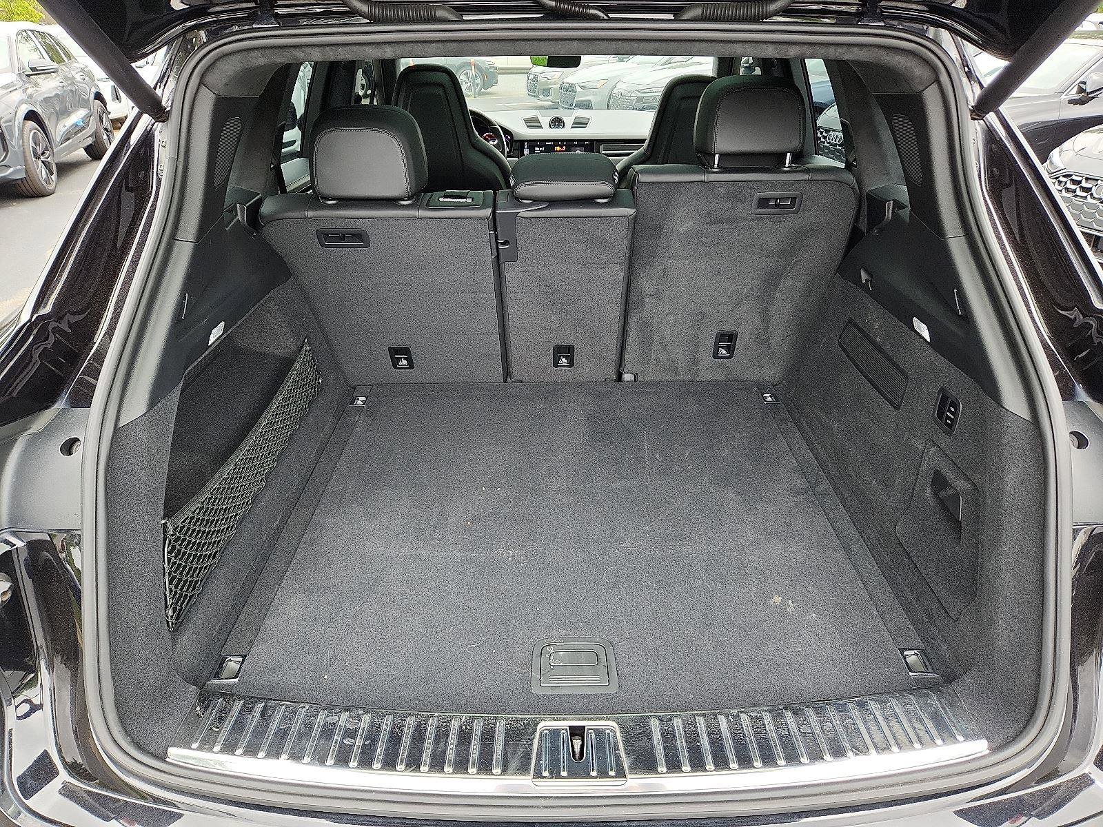 Used 2020 Porsche Cayenne Turbo image 29