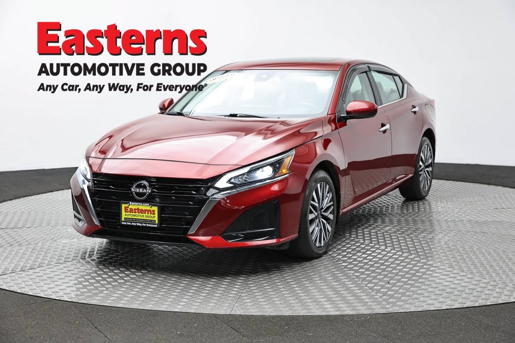 Used 2023 Nissan Altima 2.5 SV w/ SV Premium Package AWD/4WD image 1