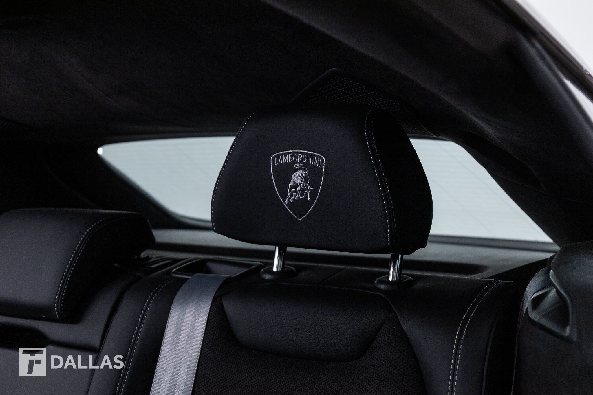 Used 2026 Lamborghini Urus SE AWD/4WD image 37