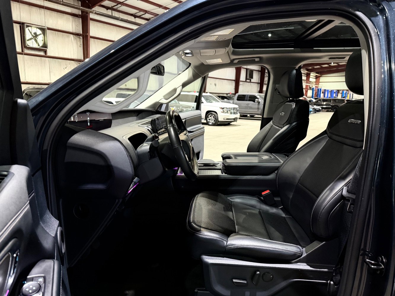 Used 2025 Ford Expedition Platinum AWD/4WD image 12