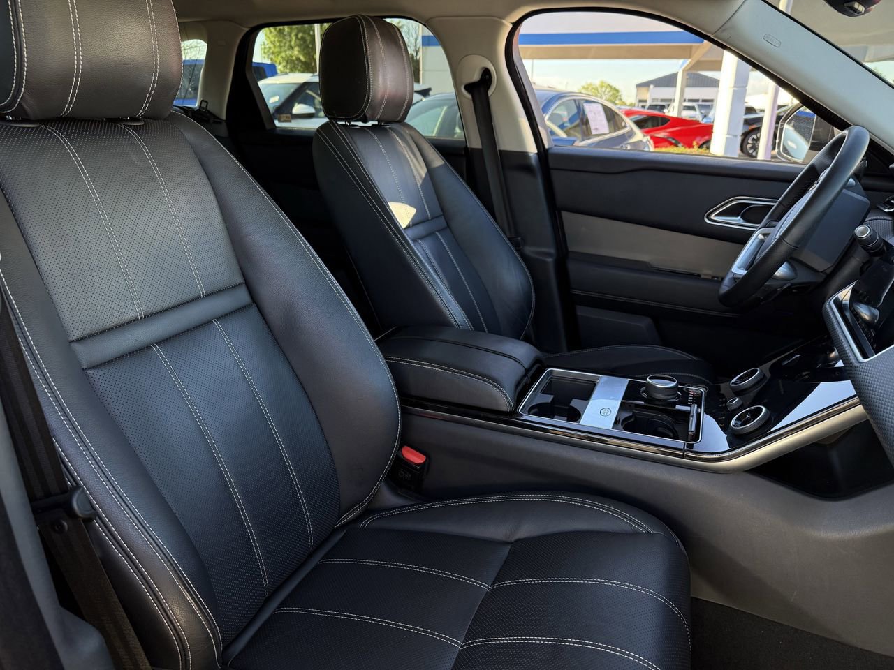 Used 2019 Land Rover Range Rover Velar S image 22