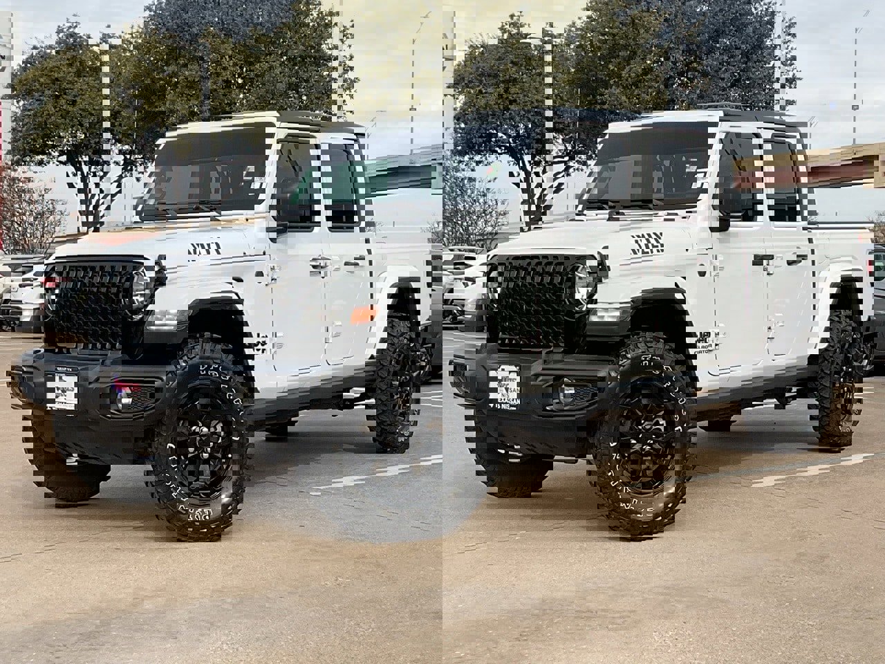 Used 2022 Jeep Gladiator Sport image 2