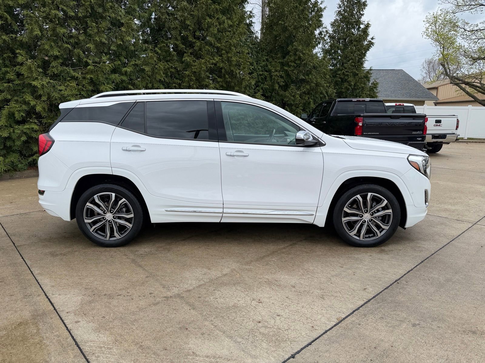 Used 2020 GMC Terrain Denali w/ Denali Premium Package image 31