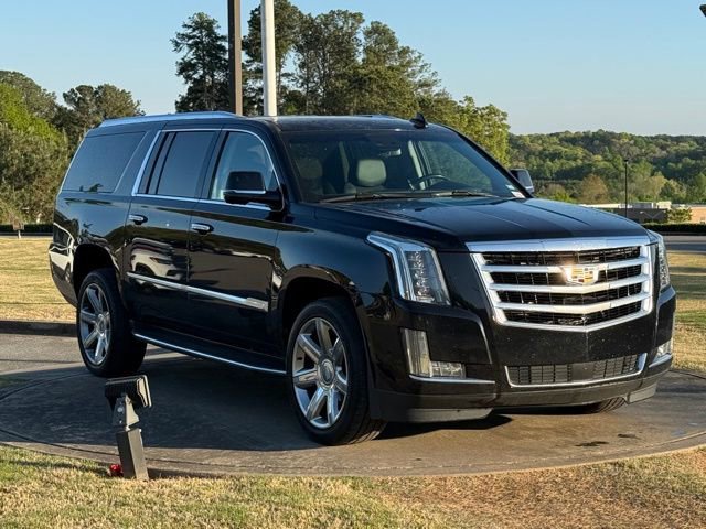 Used 2018 Cadillac Escalade ESV Premium Luxury image 9