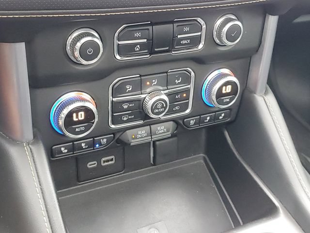 Certified 2023 GMC Yukon XL SLT w/ SLT Premium Package AWD/4WD image 29
