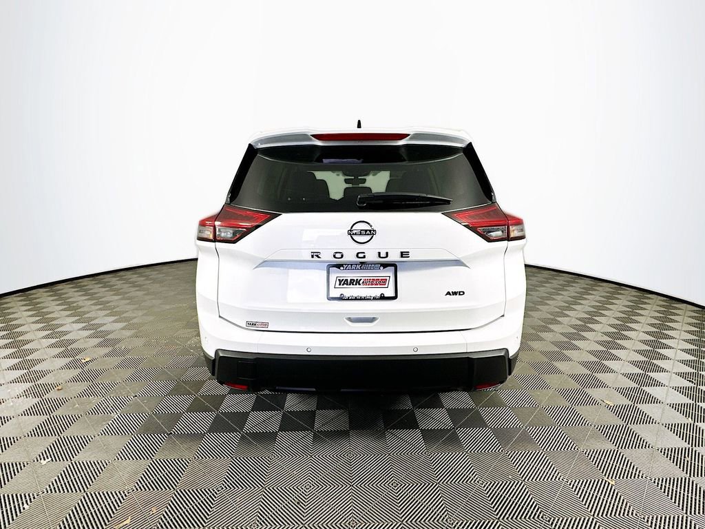 New 2026 Nissan Rogue SV image 9