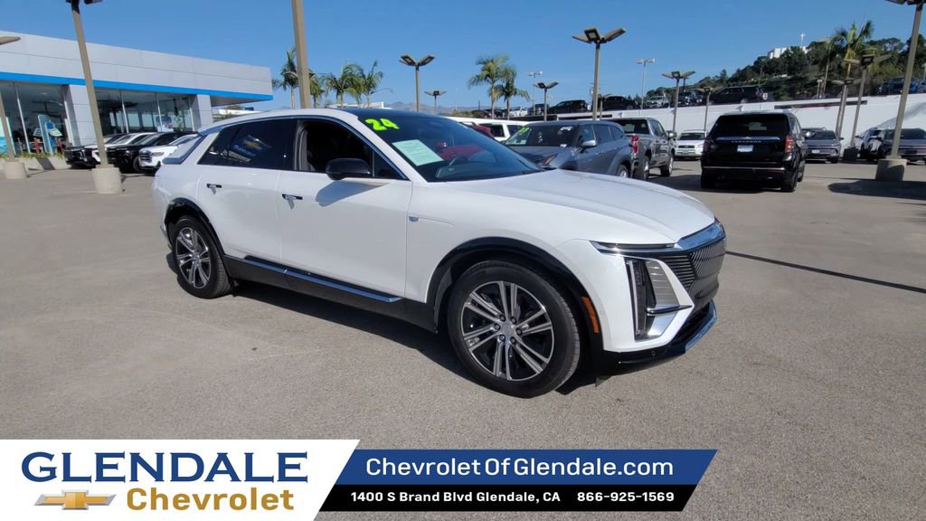 Certified 2024 Cadillac Lyriq Luxury image 2