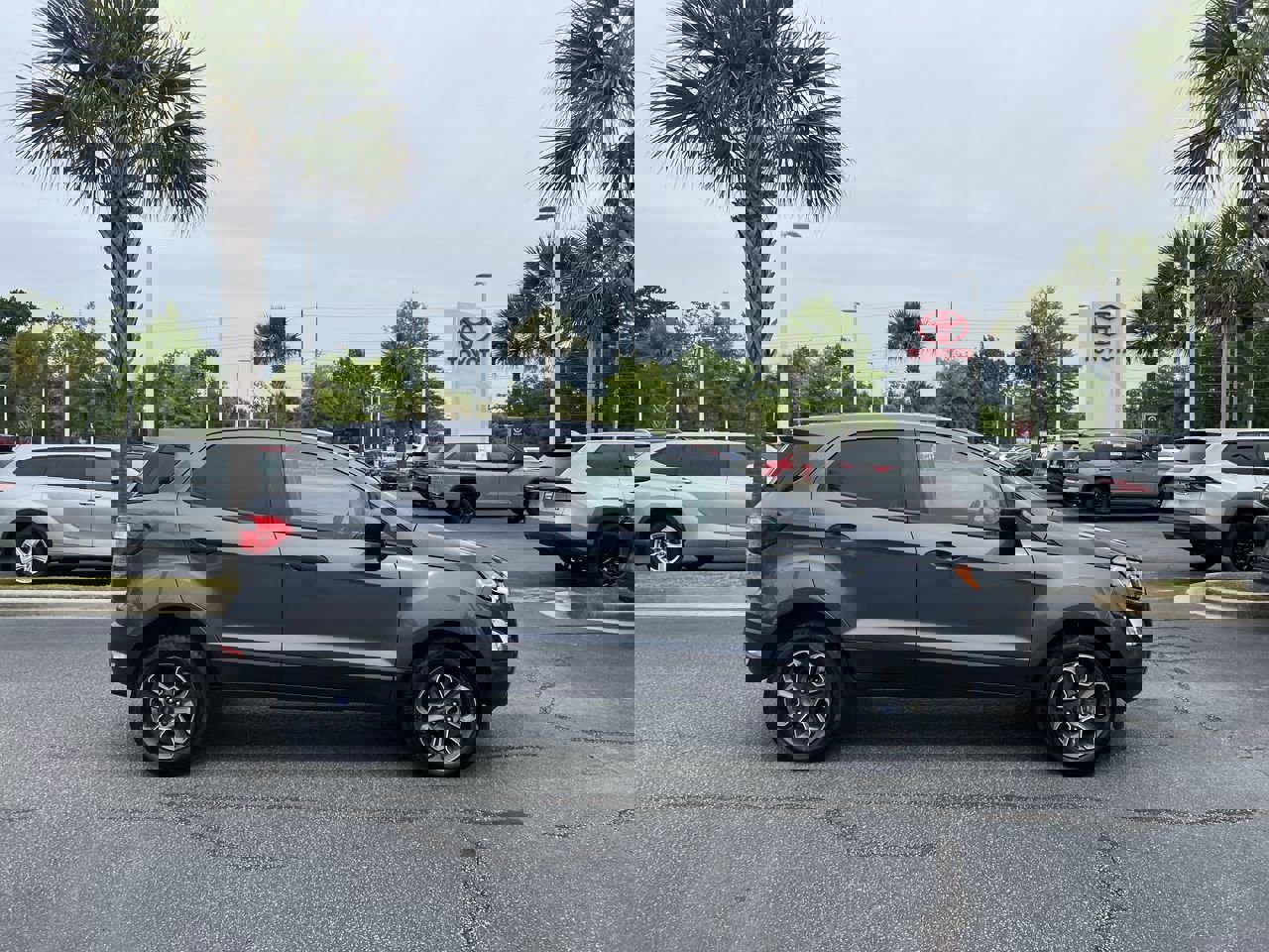 Used 2021 Ford EcoSport S image 11