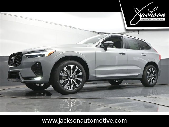 Used 2025 Volvo XC60 B5 Core w/ Climate Package image 35