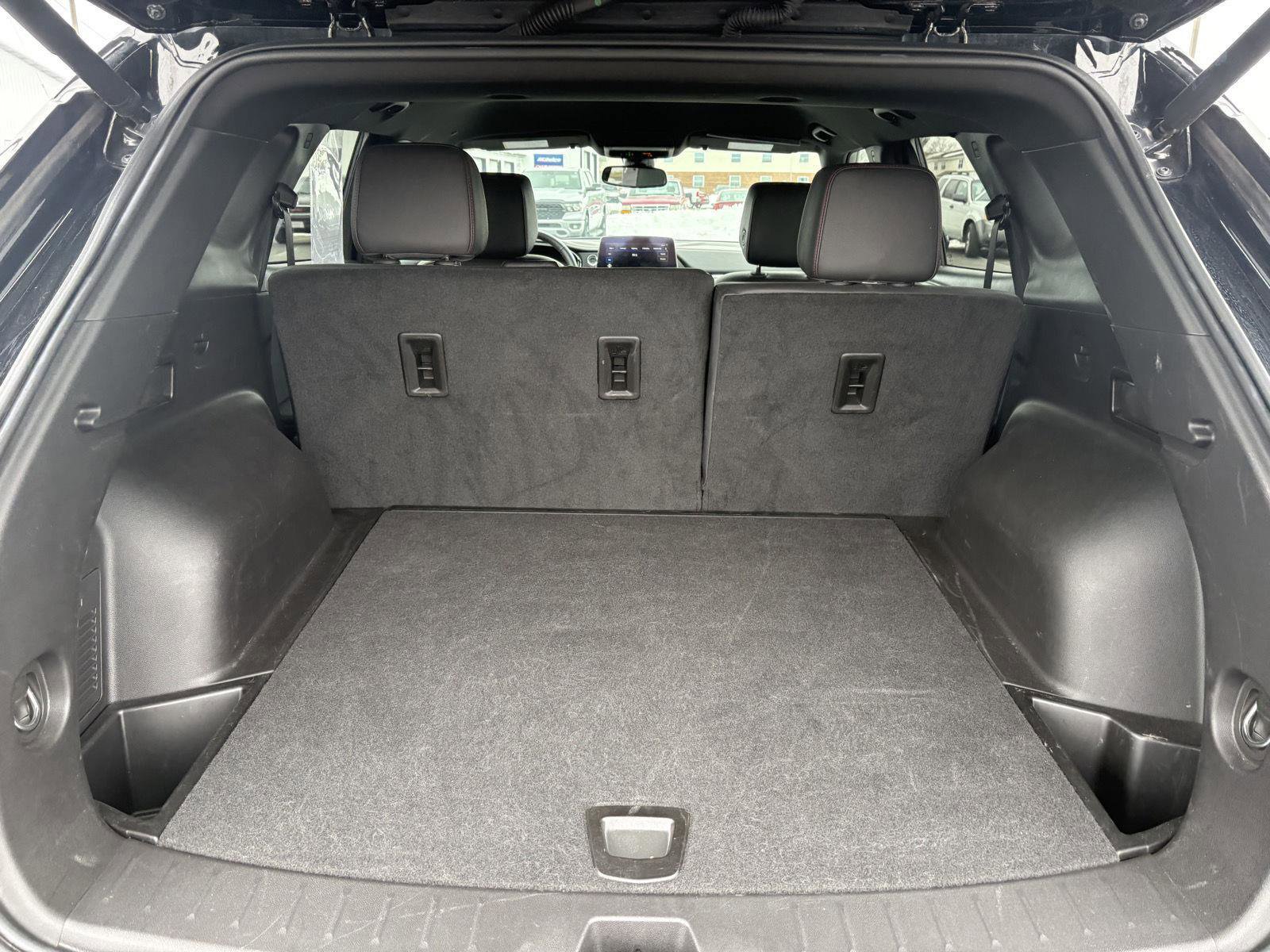 Used 2025 Chevrolet Blazer RS image 28