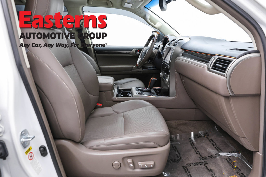 Used 2017 Lexus GX 460 Premium AWD/4WD image 25