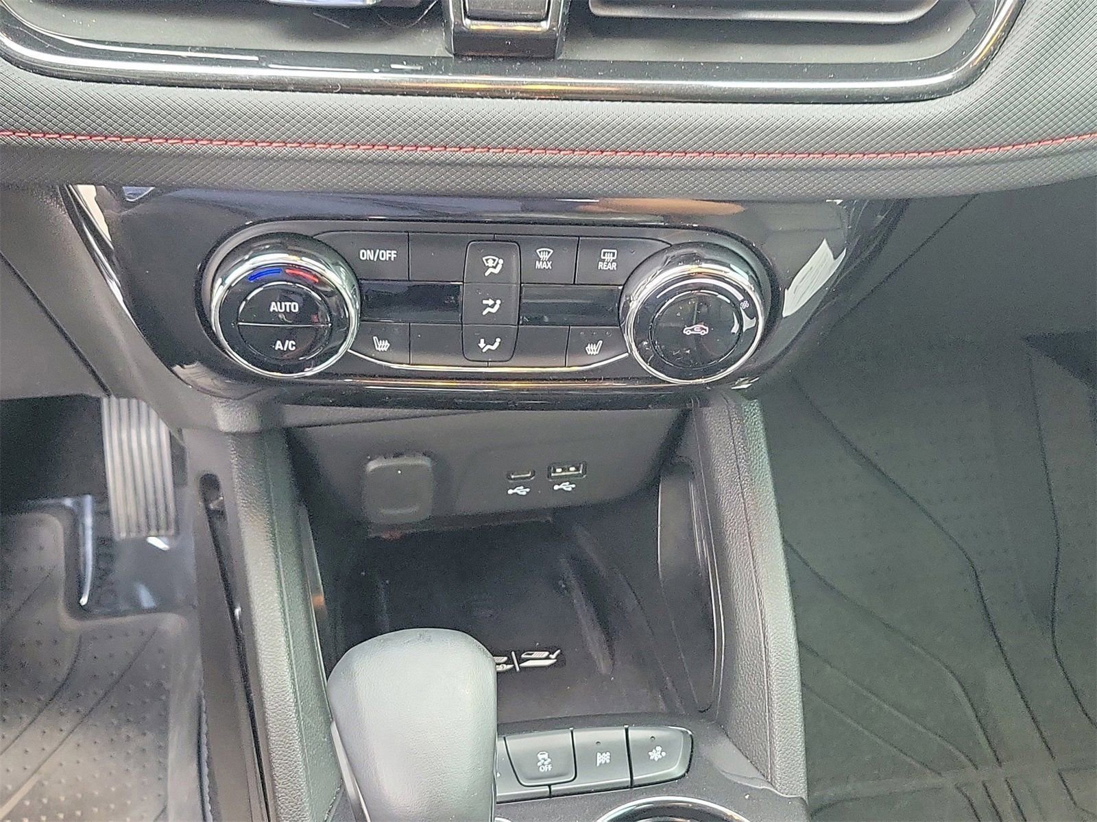 Used 2025 Chevrolet TrailBlazer RS w/ Convenience Package image 29