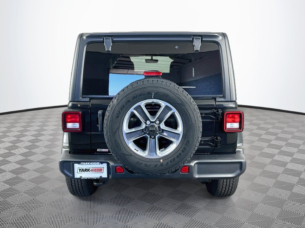 Certified 2022 Jeep Wrangler Unlimited Sahara w/ Cold Weather Group AWD/4WD image 10