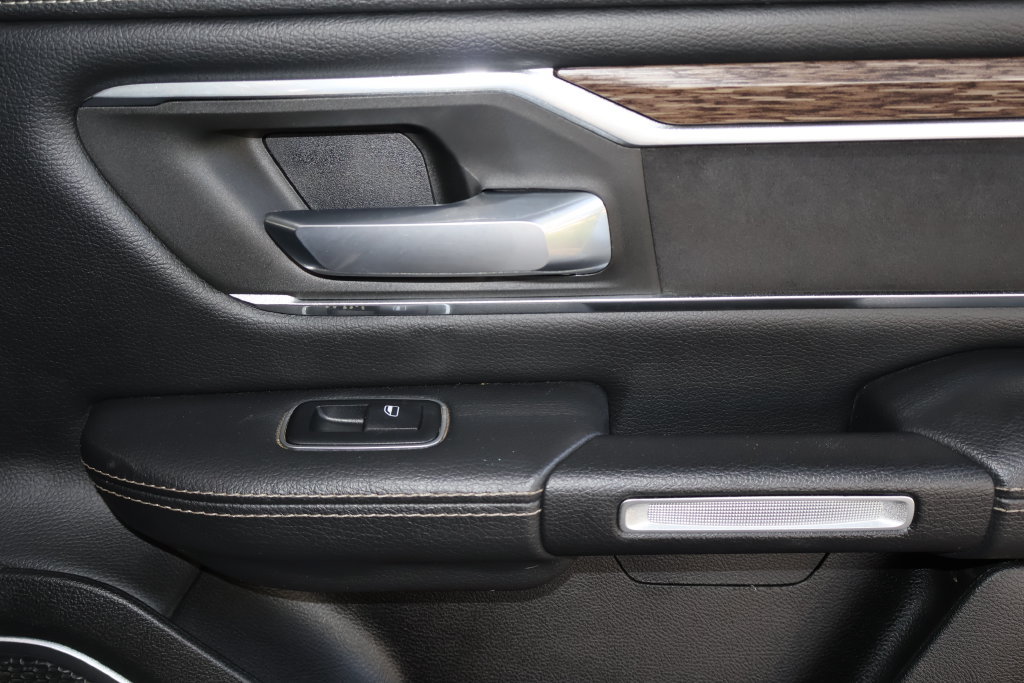 Used 2019 RAM 1500 Laramie AWD/4WD image 58