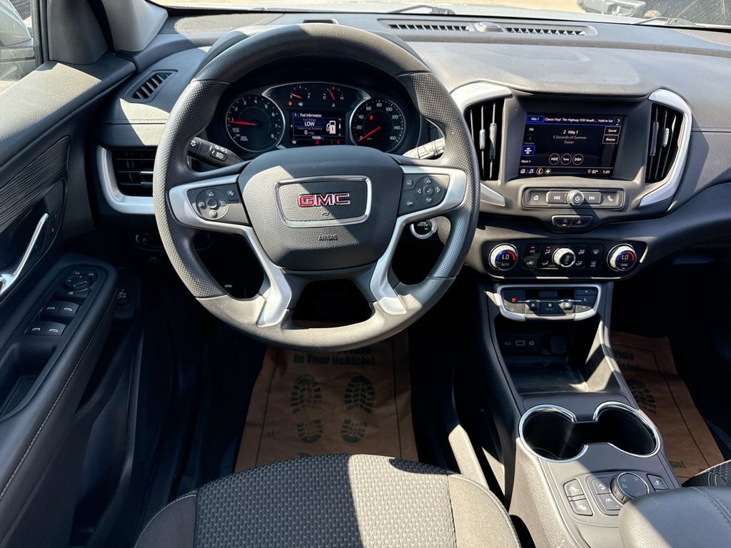 Used 2024 GMC Terrain SLE w/ Driver Convenience Package AWD/4WD image 14