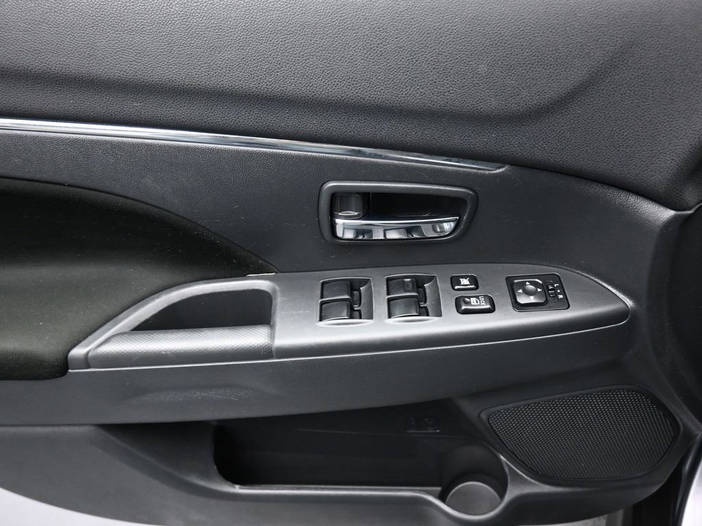 Used 2023 Mitsubishi Outlander Sport ES image 10