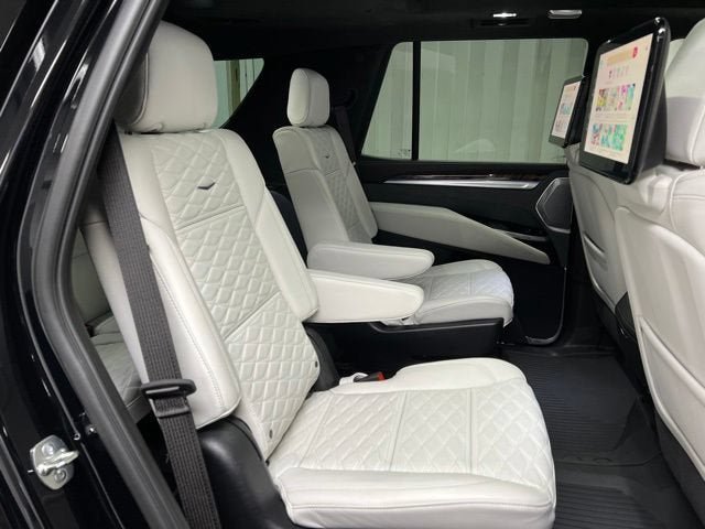 Certified 2026 Cadillac Escalade Platinum Sport w/ LPO, ONYX Package AWD/4WD image 18