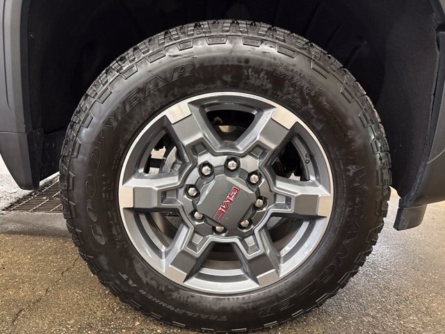 Used 2026 GMC Sierra 2500 SLE w/ Preferred Package AWD/4WD image 10