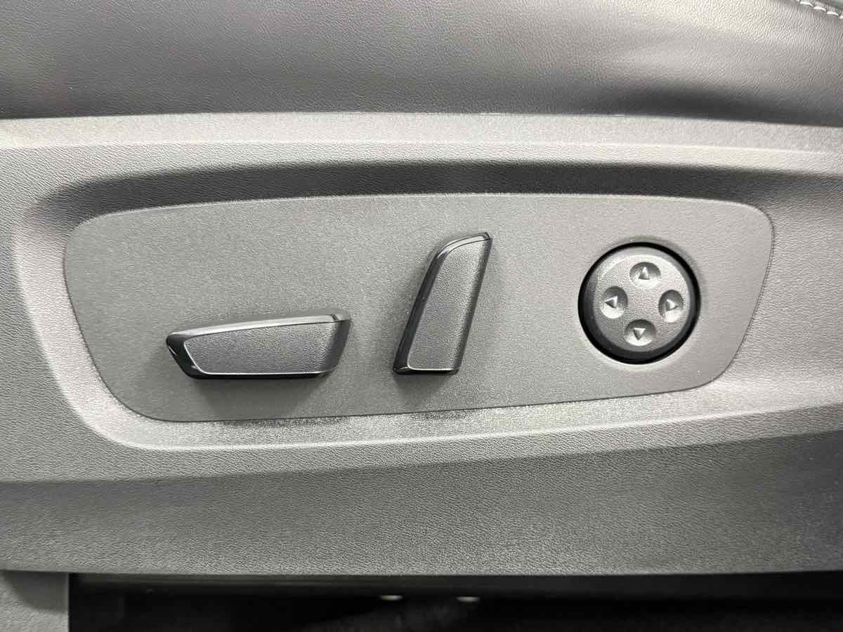 Used 2024 INFINITI QX60 Luxe image 30