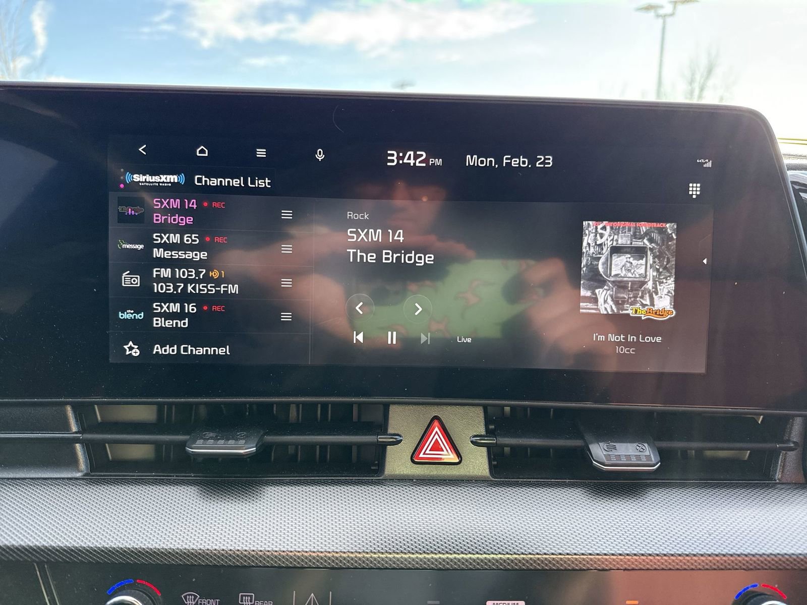 Used 2025 Kia Sportage SX image 16