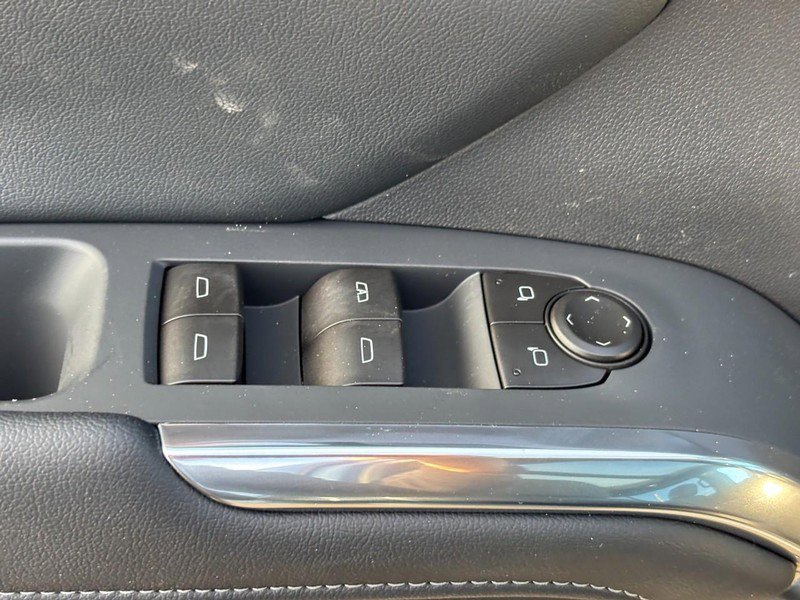 New 2026 Chevrolet Traverse LT w/ Sun and Wheel Package image 12