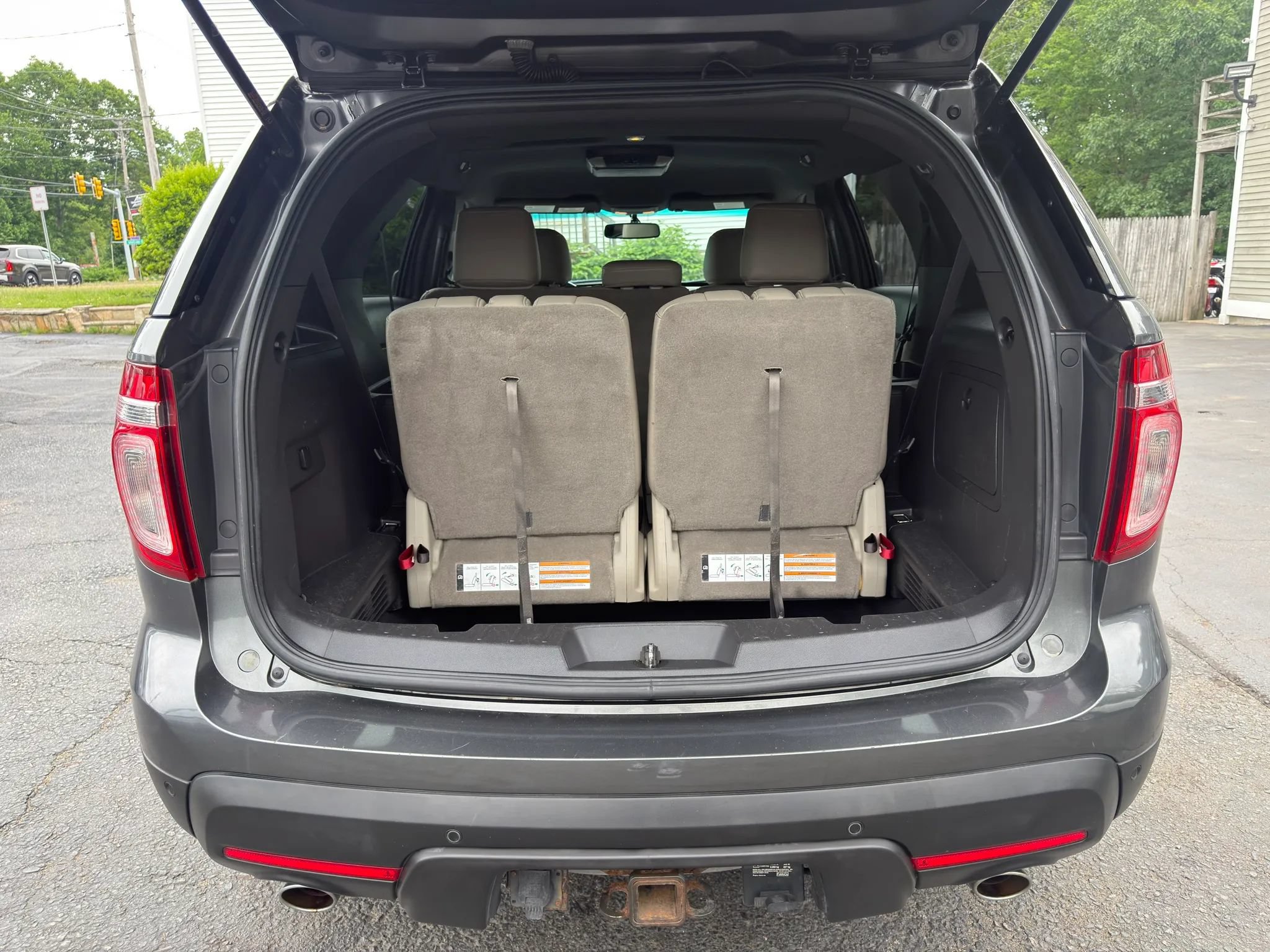 Used 2015 Ford Explorer XLT w/ Equipment Group 202A AWD/4WD image 13