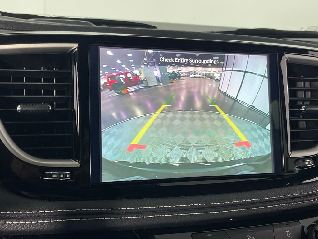 Used 2025 Chrysler Pacifica Select w/ Uconnect Theater Family Group image 17