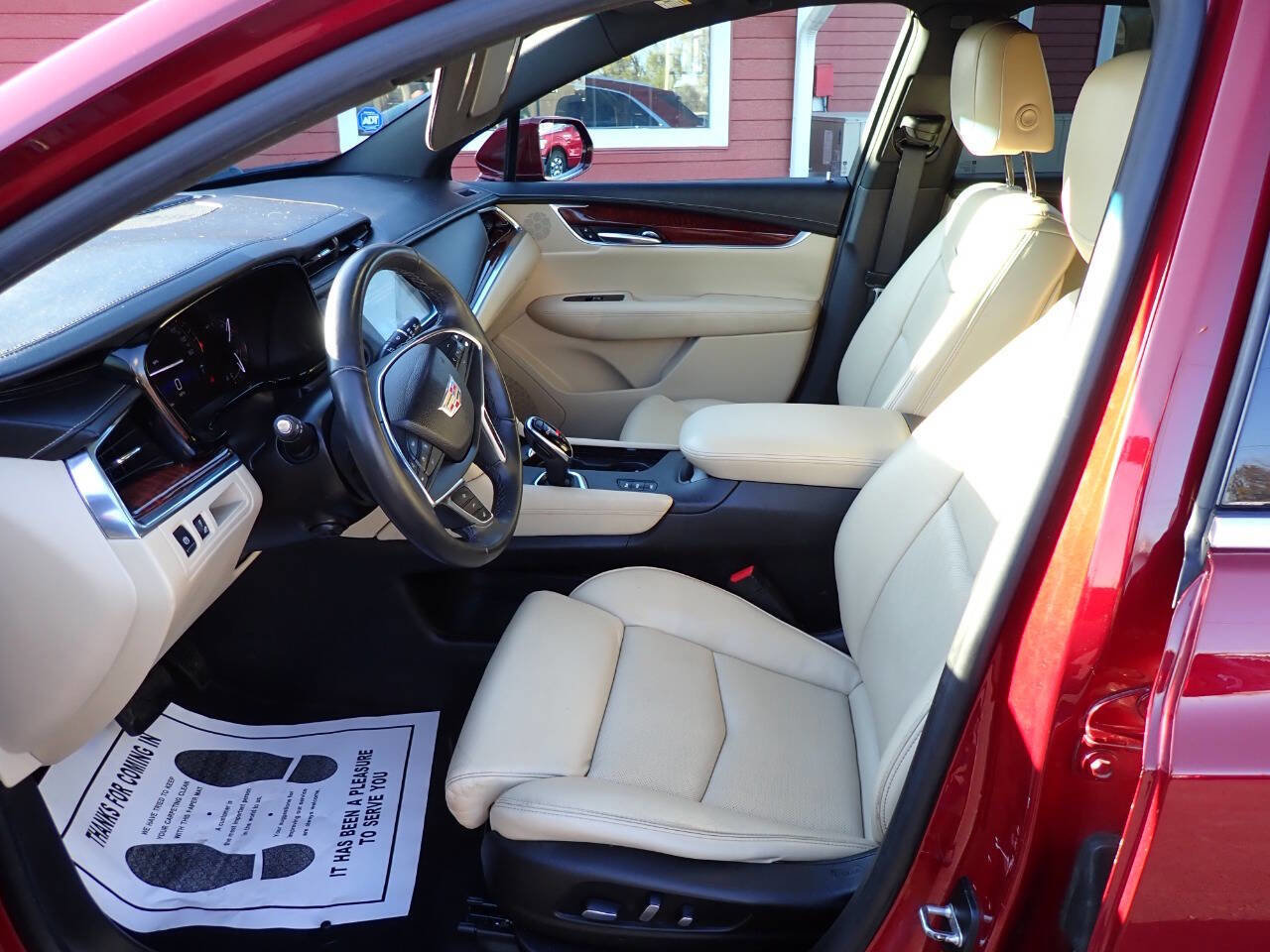 Used 2017 Cadillac XT5 Premium Luxury w/ LPO, Wheel Lock Package image 7