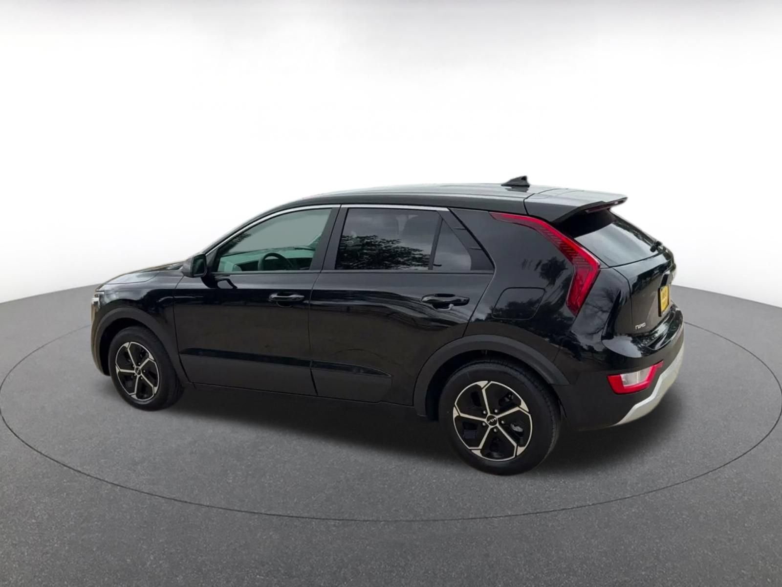 Used 2026 Kia Niro LX FWD image 9