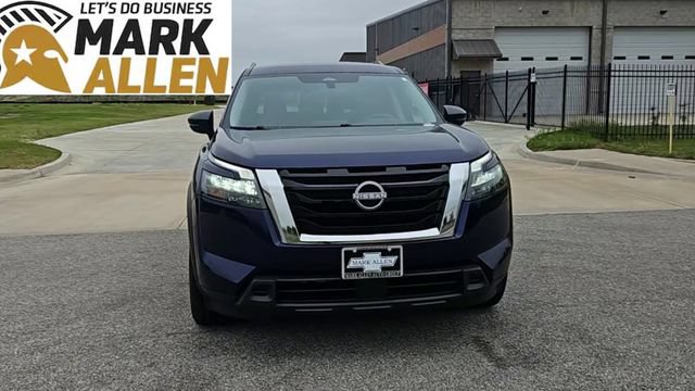 Used 2025 Nissan Pathfinder SV AWD/4WD image 3