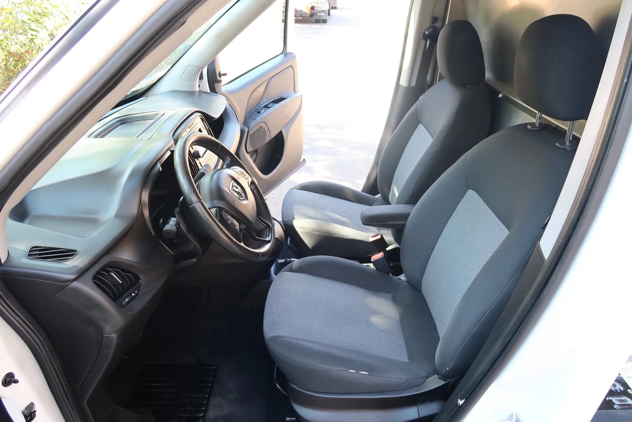 Used 2017 RAM ProMaster City Tradesman w/ Rear Back-up Camera Group FWD image 15